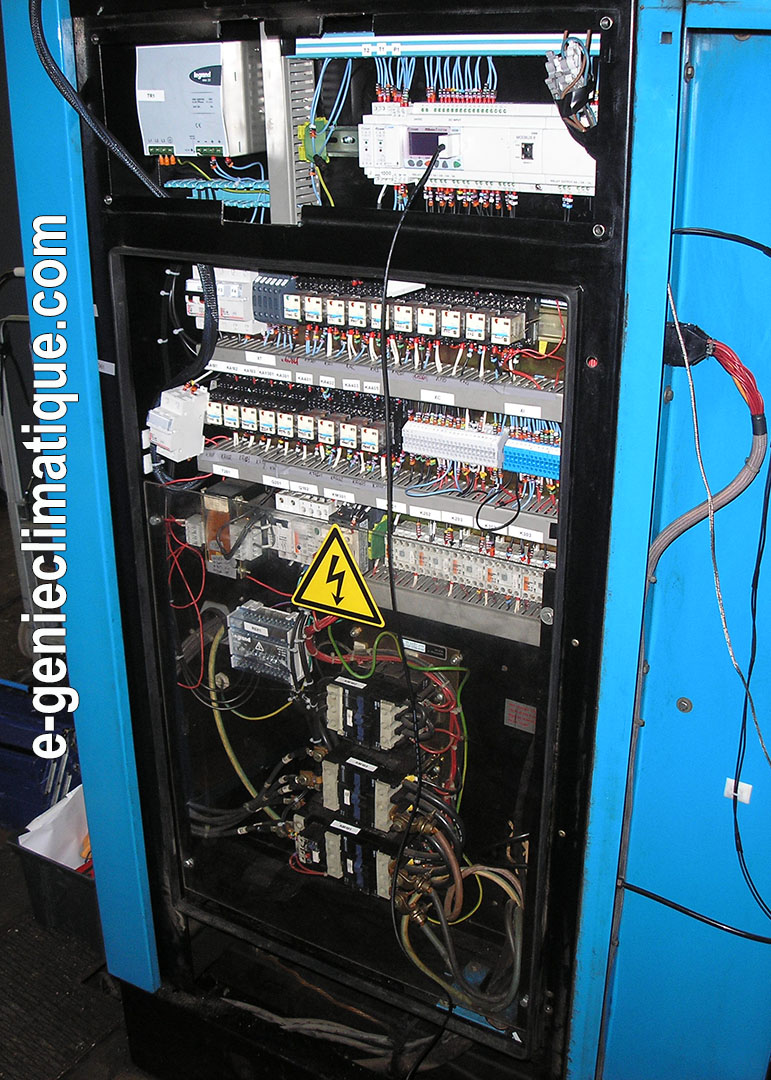 compresseur_d_air_comprime_industriel_vue_armoire_electrique_avec_M3_XD26_Crouzet
